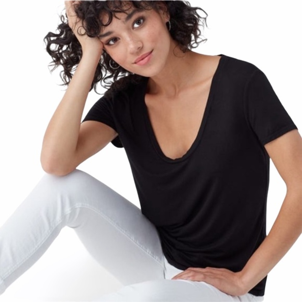 NWT SPLENDID Black Scoop Neck Short Sleeve Top Size Small